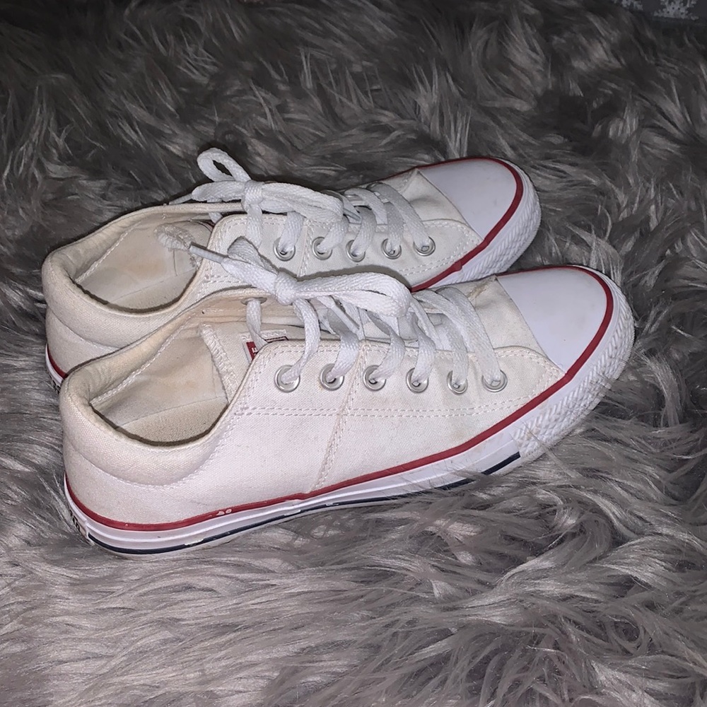 Women’s Converse size 8.5